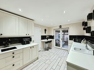 Photo 16- click for photo gallery